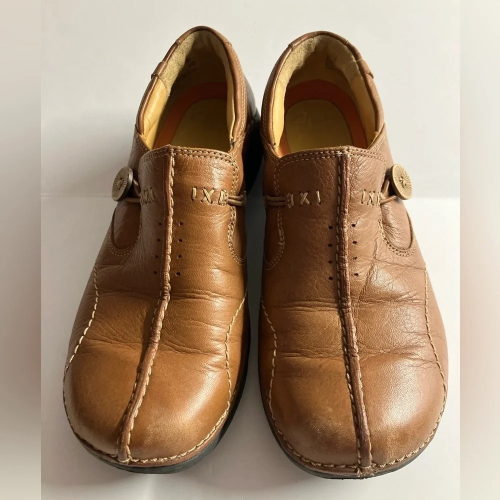 Clarks Artisan Unstructured Slip On Shoes, 7M, Brown, Round Toe